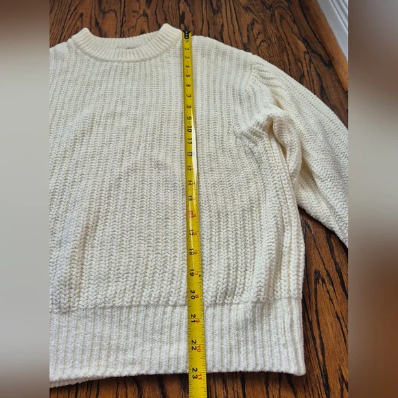 Aritzia Knit Sweater Small White / Cream New - Picture 5 of 7